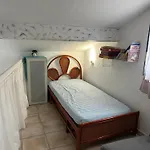 Bord De Avec Piscine 펜션 르 라방두